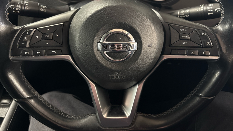 Nissan Qashqai 1.3 DiG-T 160 Acenta Premium 5dr Petrol Hatchback